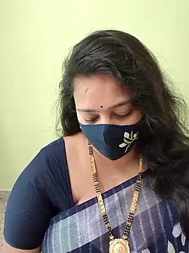 neelu-hoty online show from May 9, 2026, 11:37 am