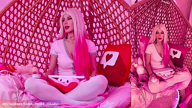 Snapshot of dana_more chatting on November 21, 2025, 9:41 am dana more online show from November 21, 2025, 9:41 am