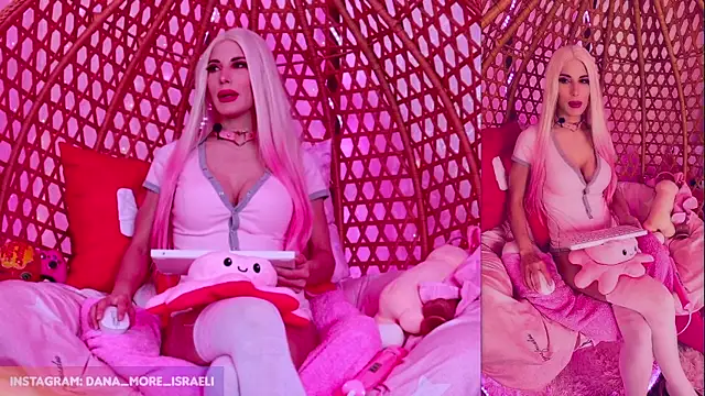 Snapshot of dana_more chatting on January 8, 2026, 10:06 am dana more online show from January 8, 2026, 10:06 am