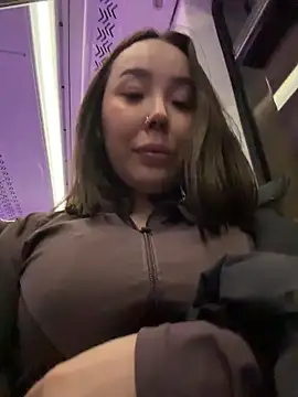 Asian Asami online show from April 1, 2026, 6:05 pm