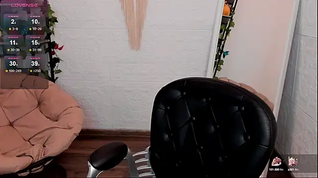 YaraKroft  online show from February 8, 2025, 7:04 am