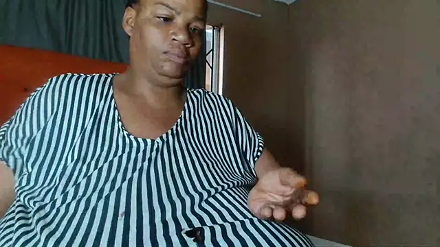 tinagiant online show from December 19, 2025, 3:57 am