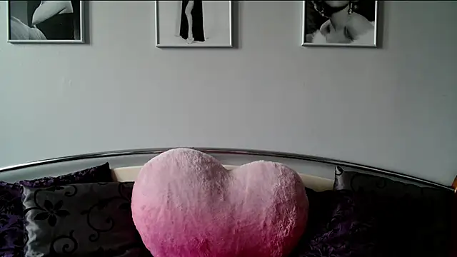 Snapshot of sexyjennyeu chatting on February 12, 2025, 1:16 pm sexyjennyeu online show from February 12, 2025, 1:16 pm