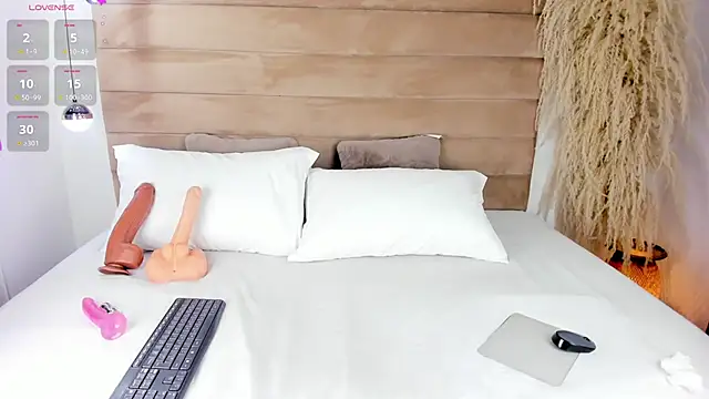 Snapshot of IsabellaJonns chatting on December 10, 2024, 4:24 am IsabellaJonns online show from December 10, 2024, 4:24 am