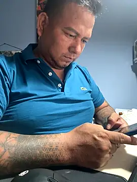 siatodo02 online show from September 22, 2025, 9:39 pm