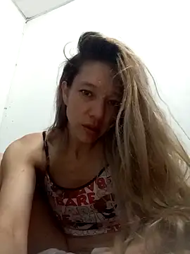 Snapshot of HarleyQueen10 chatting on October 26, 2025, 10:21 am HarleyQueen10 online show from October 26, 2025, 10:21 am