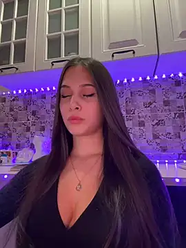 Snapshot of EricaWalls chatting on December 22, 2024, 10:36 pm EricaWalls online show from December 22, 2024, 10:36 pm