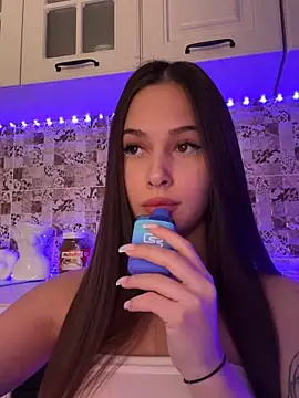 Snapshot of EricaWalls chatting on January 21, 2025, 11:24 am EricaWalls online show from January 21, 2025, 11:24 am