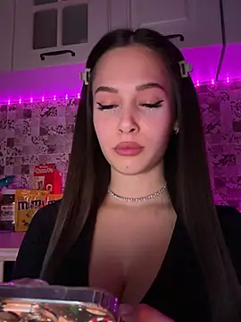 Snapshot of EricaWalls chatting on February 22, 2025, 7:25 pm EricaWalls online show from February 22, 2025, 7:25 pm