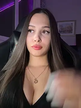 Snapshot of EricaWalls chatting on November 22, 2025, 7:24 pm EricaWalls online show from November 22, 2025, 7:24 pm