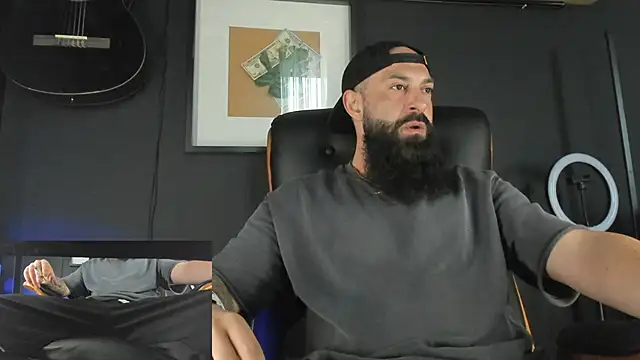 axxelrich  online show from February 16, 2025, 6:32 am