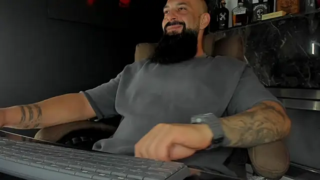 axxelrich  online show from October 9, 2025, 5:55 pm