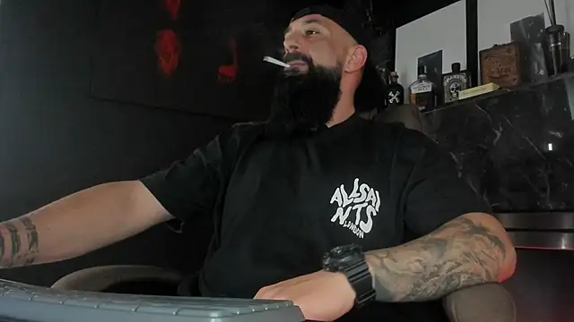 axxelrich  online show from October 16, 2025, 2:07 pm