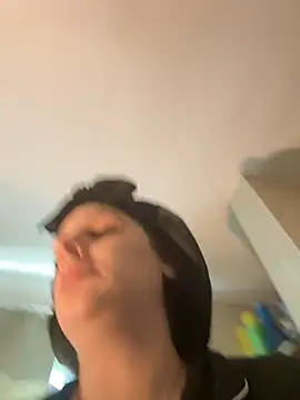 menaceswife online show from March 9, 2025, 4:00 pm