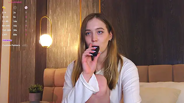 LoraineLuff online show from January 25, 2025, 8:53 pm