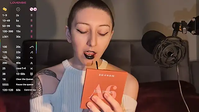 Snapshot of lovelylucyy chatting on February 5, 2025, 8:14 pm lovelylucyy online show from February 5, 2025, 8:14 pm