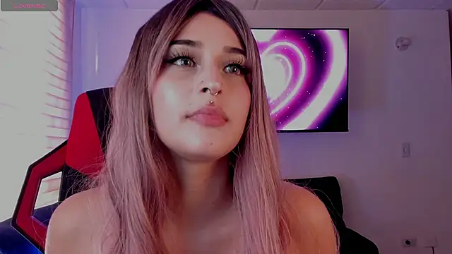 Charlotte greys online show from September 26, 2025, 9:30 pm