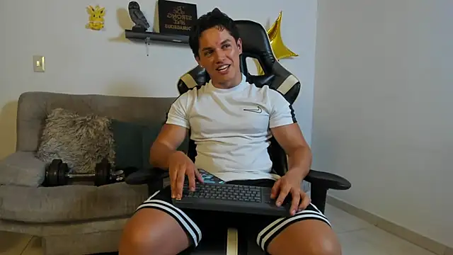 julian wallace online show from November 19, 2025, 9:48 pm