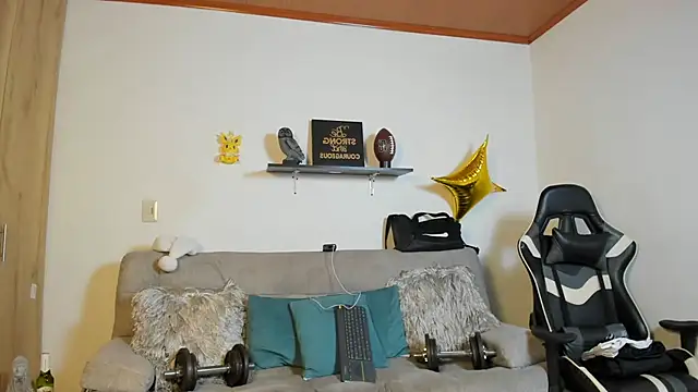 julian wallace online show from December 14, 2025, 9:19 pm