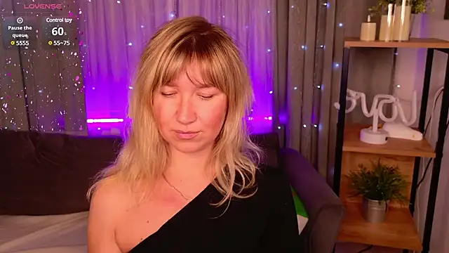 MilaBott online show from February 24, 2025, 6:36 pm