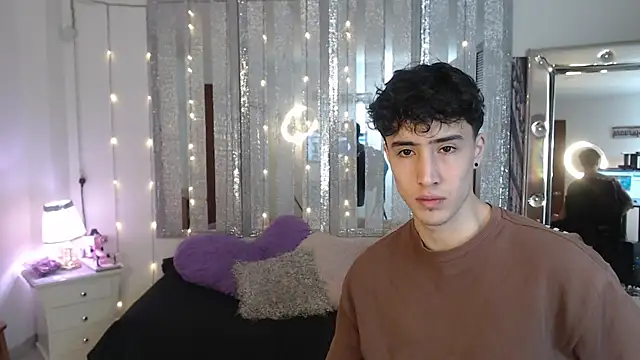 gojo satoru 18 online show from February 13, 2025, 12:32 pm