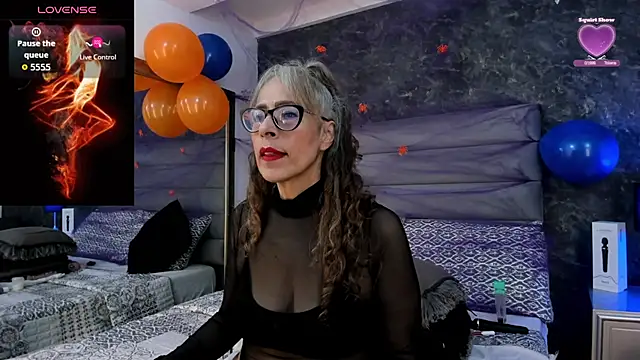 Bella Evans  online show from October 29, 2025, 6:53 pm