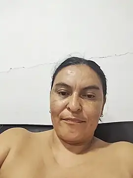 Snapshot of Horny-Mommy-Dirty chatting on October 28, 2025, 3:43 am Horny-Mommy-Dirty online show from October 28, 2025, 3:43 am