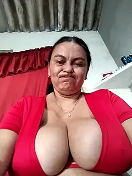 Snapshot of Horny-Mommy-Dirty chatting on December 18, 2025, 1:39 pm Horny-Mommy-Dirty online show from December 18, 2025, 1:39 pm