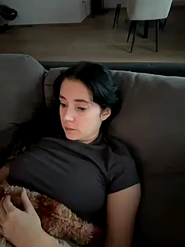 Lena Lang online show from November 25, 2025, 2:28 pm