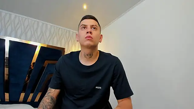 Yeiko Romero  online show from March 2, 2025, 1:49 pm