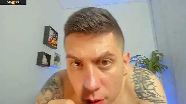 Yeiko Romero  online show from September 21, 2025, 4:47 am