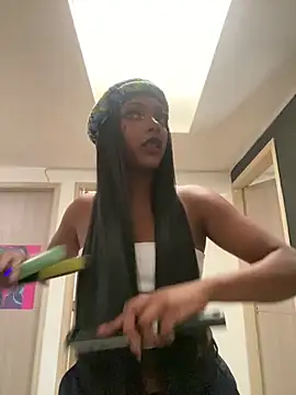 TIFFANYYSTAR online show from December 19, 2025, 5:31 pm