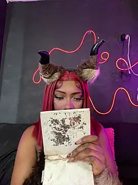 TIFFANYYSTAR online show from January 5, 2026, 5:27 pm