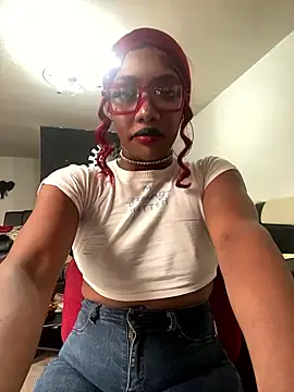 TIFFANYYSTAR online show from January 14, 2026, 7:08 pm