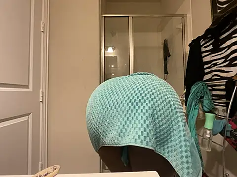 Snapshot of wynterheat chatting on July 9, 2026, 2:21 pm wynterheat online show from July 9, 2026, 2:21 pm