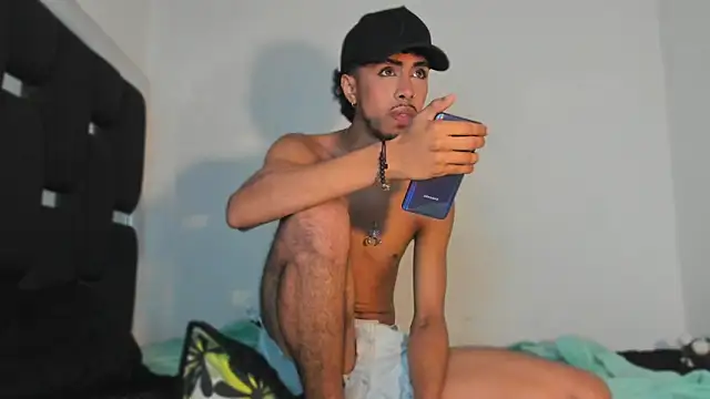 Snapshot of RyanRizzo chatting on October 15, 2025, 11:27 pm RyanRizzo online show from October 15, 2025, 11:27 pm