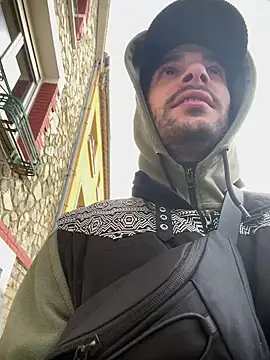 venusrey  online show from December 12, 2024, 2:11 pm