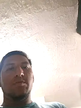 Snapshot of littleboyhot95 chatting on October 3, 2025, 12:29 am littleboyhot95 online show from October 3, 2025, 12:29 am