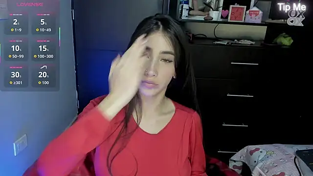 Emilytafur online show from April 18, 2026, 12:14 am