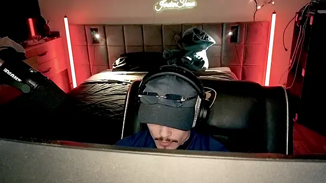 Snapshot of JordanShow chatting on April 4, 2026, 10:40 pm JordanShow online show from April 4, 2026, 10:40 pm