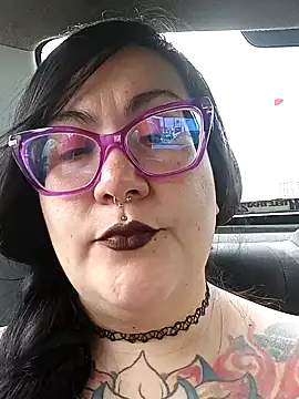 Snapshot of l1la_Rav3n chatting on December 10, 2024, 4:27 pm l1la Rav3n online show from December 10, 2024, 4:27 pm