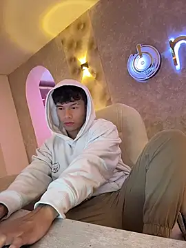 Logan smith1 online show from November 13, 2025, 4:55 am