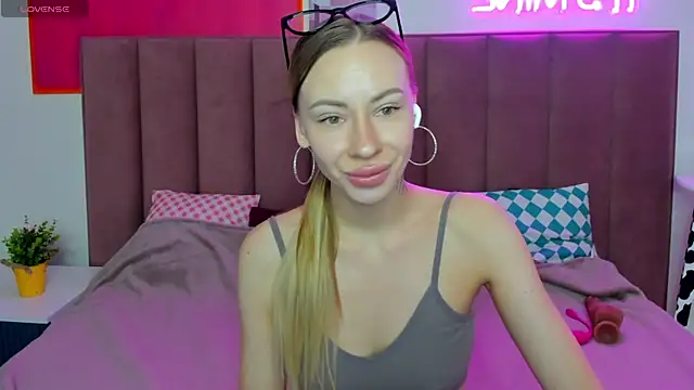 Diana Garrett online show from October 16, 2025, 1:50 am