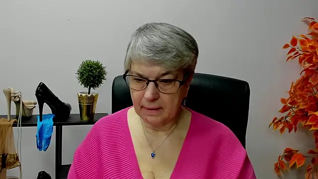 Snapshot of IrisDream chatting on January 24, 2025, 7:19 am IrisDream online show from January 24, 2025, 7:19 am