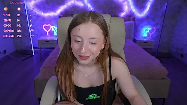 SilverrMoon online show from March 9, 2025, 5:39 pm