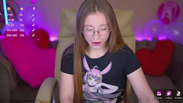 Snapshot of SilverrMoon chatting on February 7, 2026, 7:12 am SilverrMoon online show from February 7, 2026, 7:12 am