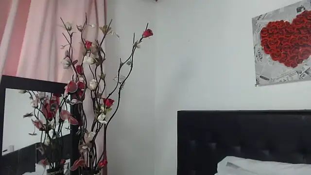 Snapshot of Angelinna_Milf chatting on December 14, 2024, 7:36 pm Angelinna Milf online show from December 14, 2024, 7:36 pm