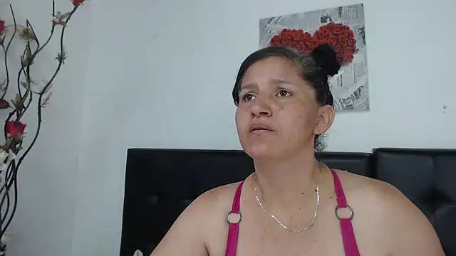 Snapshot of Angelinna_Milf chatting on January 3, 2025, 6:57 pm Angelinna Milf online show from January 3, 2025, 6:57 pm