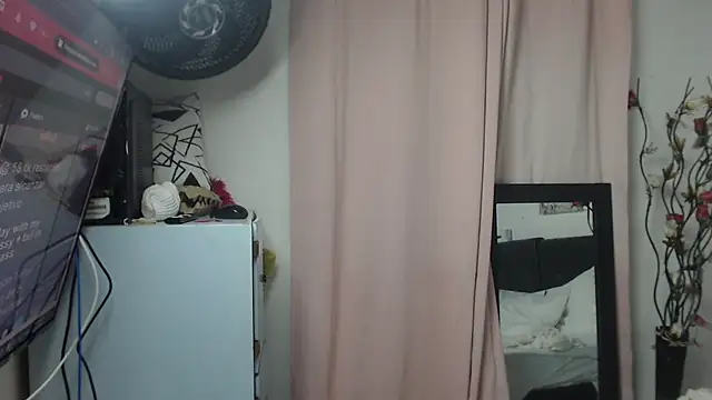 Snapshot of Angelinna_Milf chatting on January 17, 2025, 2:29 am Angelinna Milf online show from January 17, 2025, 2:29 am