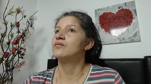 Snapshot of Angelinna_Milf chatting on January 19, 2025, 1:00 am Angelinna Milf online show from January 19, 2025, 1:00 am